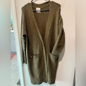 Aritzia Wilfred Free sweater